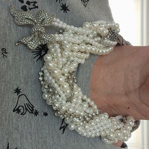 White House/Black Market chunky pearl rhinestone necklace/choker